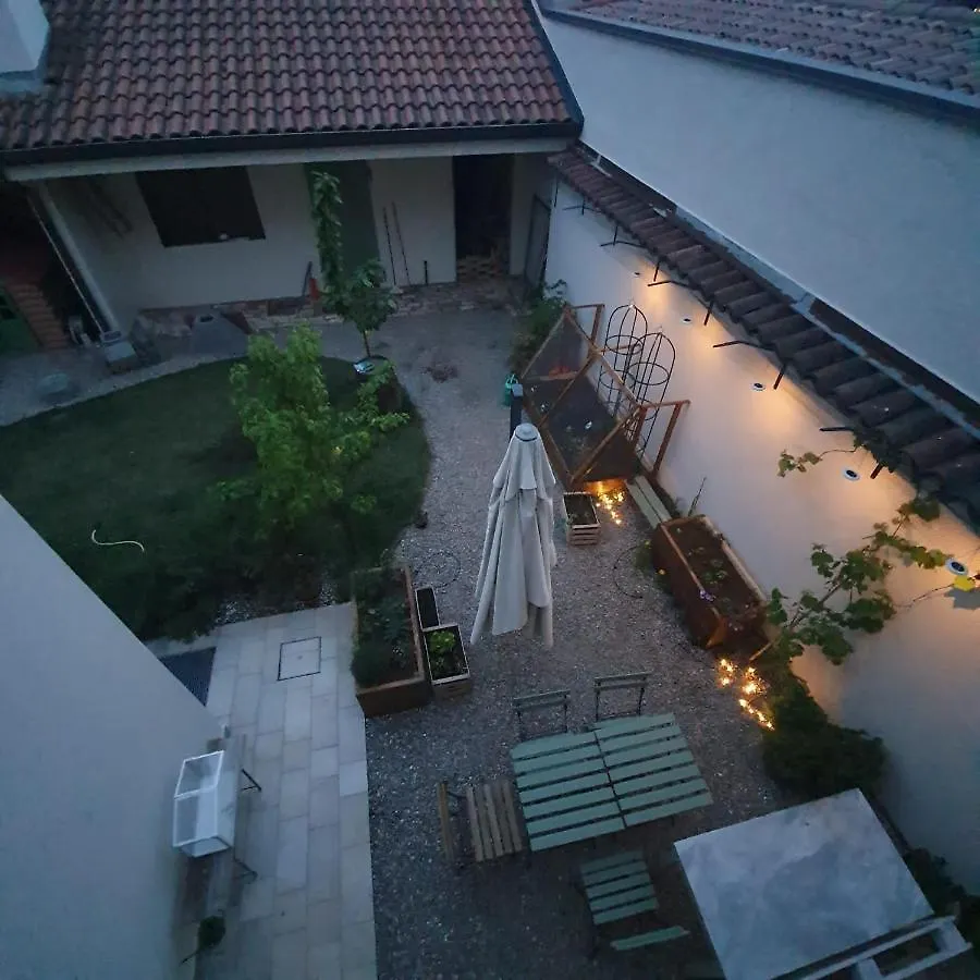 Malpensa - Independent Double Room & Bathroom Castano Primo 0*,  Italia