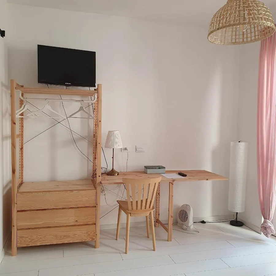 Affittacamere Malpensa - Independent Double Room & Bathroom Castano Primo Italia