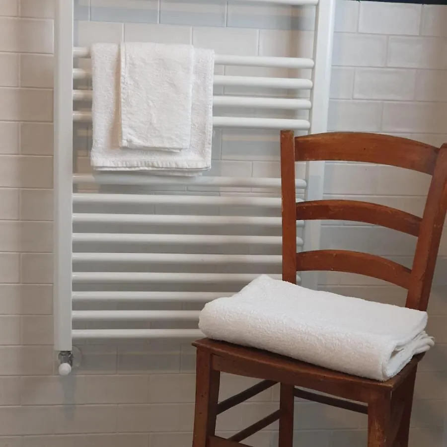 Affittacamere Malpensa - Independent Double Room & Bathroom Castano Primo
